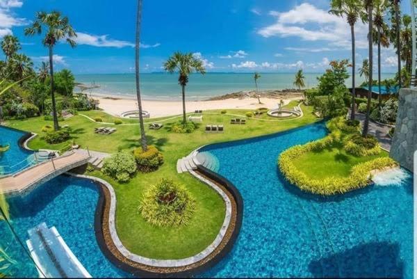 Luxurious Beachfront Pattaya Dış mekan fotoğraf